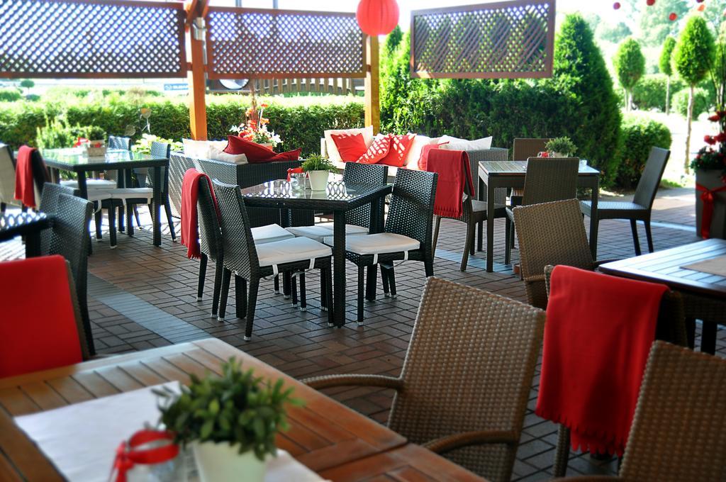 Ahotel Czechowice-Dziedzice Exterior foto